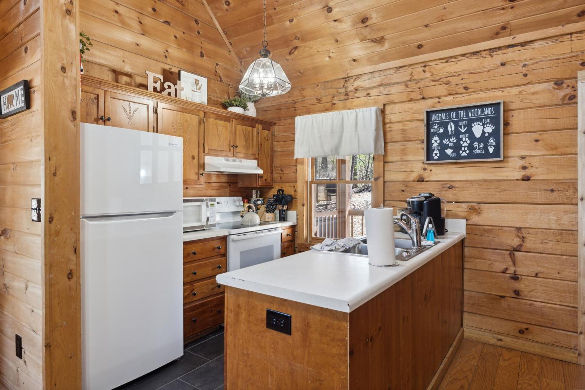 Cozy Family Friendly Cabin With Hot Tub, Near Gatlinburg, Pigeon Forge, Dollywood Sevierville Buitenkant foto
