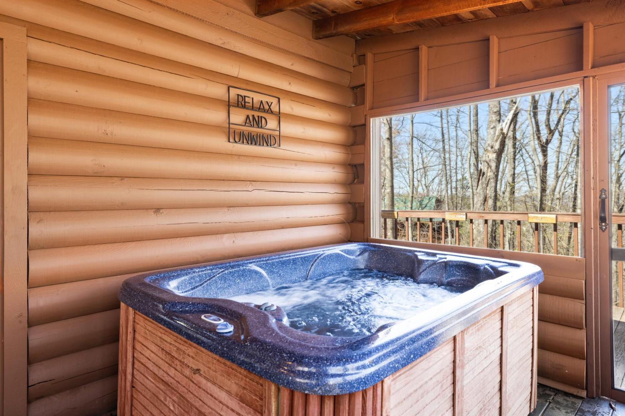 Cozy Family Friendly Cabin With Hot Tub, Near Gatlinburg, Pigeon Forge, Dollywood Sevierville Buitenkant foto